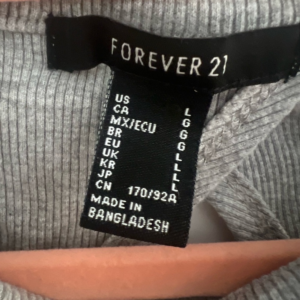 Forever 21 Gray Ribbed Crop Top - Picture 6 of 6